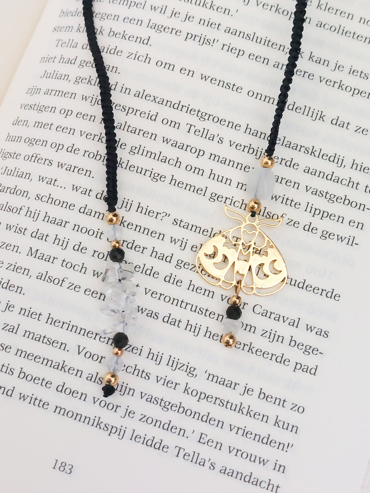 Moth - Boekenlegger